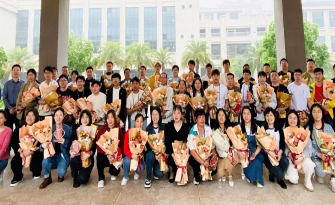 2024nianquanzhousananzuimeifendouzhe.jpg